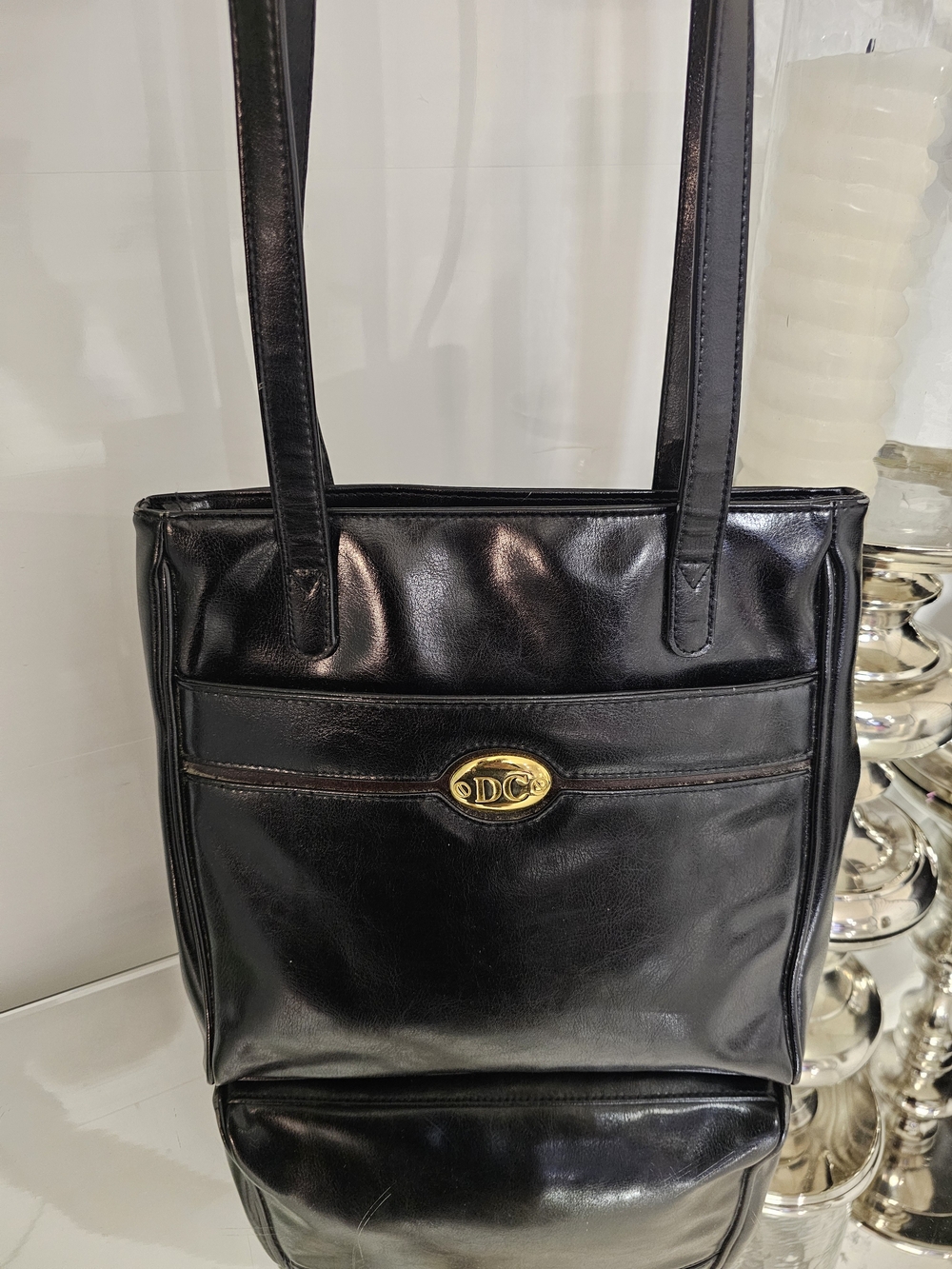 Vintage Black Leather Shoulder Bag with Gold Emblem - DC